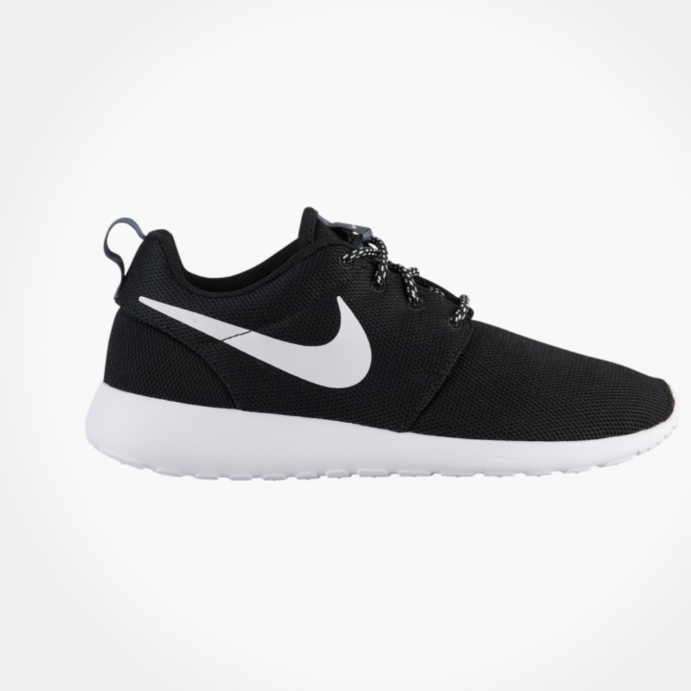 Black nike roshes